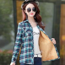 Load image into Gallery viewer, Velvet Thick Warm Women&#39;s Plaid Shirt Female Long Sleeve Tops M-XXL Winter Fleece Casual Check Blouse Autumn Clothes T77710A
